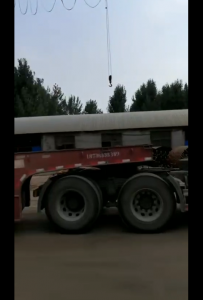 青島港口裝船，出口尼日利亞為一帶一路做出貢獻一